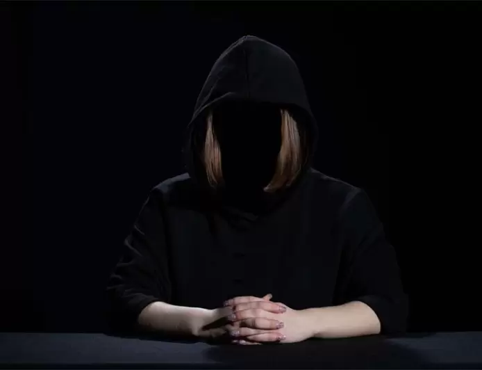 Hiçbir Şey Göründüğü Gibi Değildir