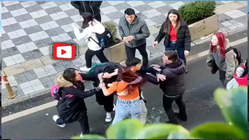 Bartın'da Liseli Kız Öğrencilerinin Cadde Ortasındaki Kavgası Kamerada