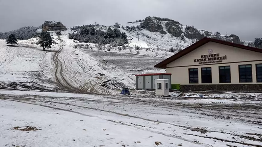 Karabük'te Keltepe Kayak Merkezi'nde Kar Yağışı Etkili Oluyor