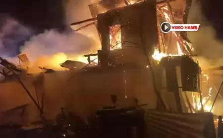 Eflani’de Boş Ahşap Ev Alevlere Teslim Oldu