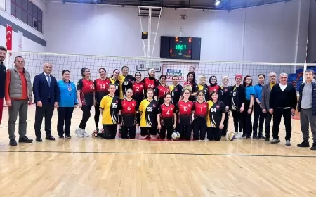 Kadınlar Günü’ne Özel Voleybol Turnuvası Başladı