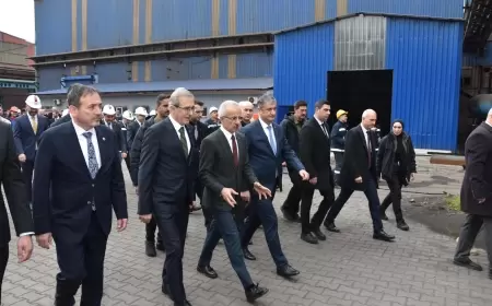 Ulaştırma ve Altyapı Bakanı Uraloğlu, KARDEMİR’de İncelemelerde Bulundu