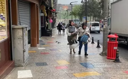 KARABÜK'TE FIRTINA ALARMI: REKLAM PANOLARI VE AYDINLATMA DİREKLERİ HASAR GÖRDÜ