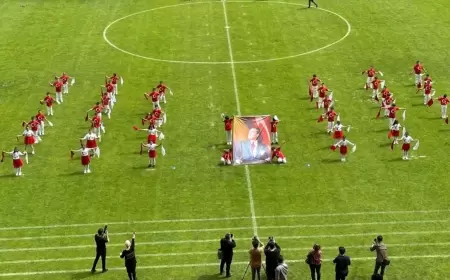 KARABÜK'TE 23 NİSAN KUTLAMALARI ÖĞRENCİ GÖSTERİLERİYLE RENKLENDİ