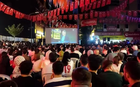 A MİLLİ TAKIM ÇEYREK FİNALE YÜKSELDİ, KARABÜK'TE BÜYÜK COŞKU