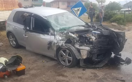 SAFRANBOLU'DA 3 ARAÇLI ZİNCİRLEME KAZA: 2'Sİ AĞIR 4 YARALI