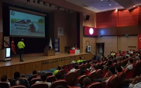 KARABÜK'TE MOTOSİKLETLİLERE TRAFİK EĞİTİMİ VE KASK DAĞITIMI