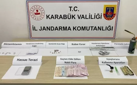KARABÜK'TE UYUŞTURUCU SATICILARI KISKIVRAK YAKALANDI