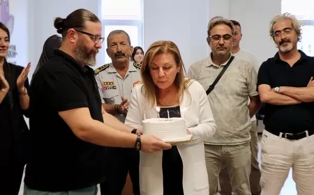 SAFRANBOLU BELEDİYE BAŞKANI'NA SÜRPRIZ DOĞUM GÜNÜ