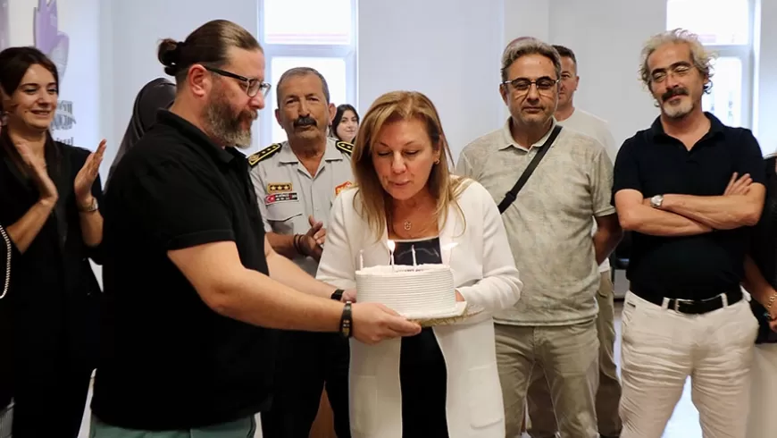 SAFRANBOLU BELEDİYE BAŞKANI'NA SÜRPRIZ DOĞUM GÜNÜ