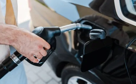 BENZİNE 1,08 TL ZAM, OTOGAZA 81 KURUŞ İNDİRİM GELİYOR