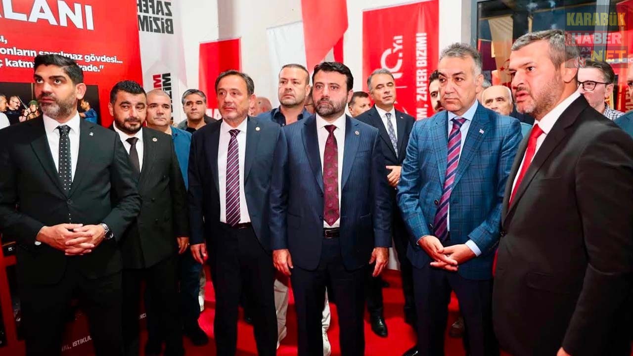 VALİ ÇAĞATAY KENT MEYDANI’NDAKİ ANMA MERKEZİNİ ZİYARET ETTİ