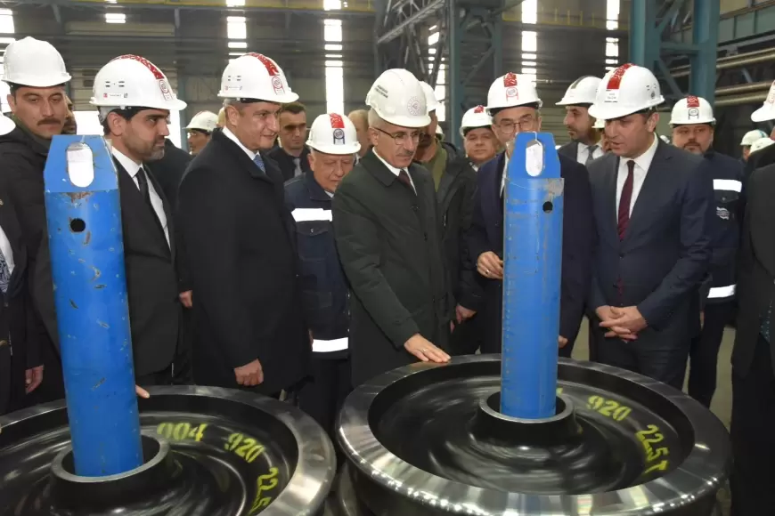 Ulaştırma ve Altyapı Bakanı Uraloğlu, KARDEMİR’de İncelemelerde Bulundu - 4