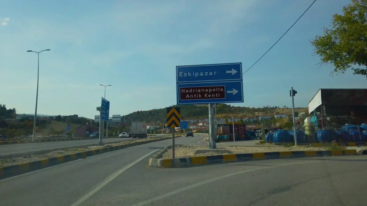 VALİLİKTEN TURİZM ÇAĞRISI: HADRIANOPOLİS’İ KEŞFEDİN!