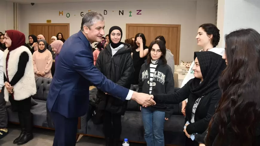 Karabük Valisi Mustafa Yavuz'dan Soğuksu Kız Öğrenci Yurdu'na Yeni Yıl Ziyareti