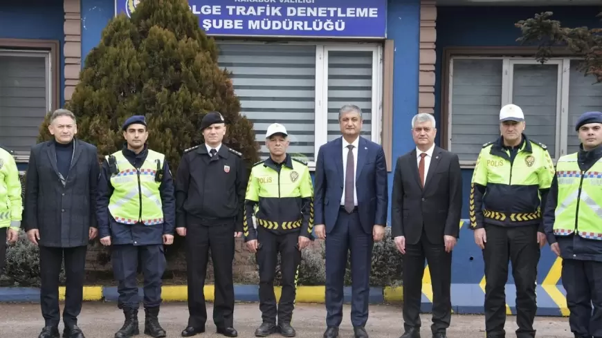 Vali Yavuz, Trafik Polislerine Yeni Yıl Ziyareti Yaptı