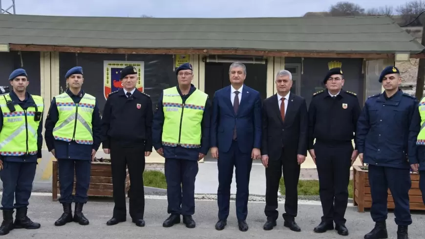 Vali Yavuz, Jandarma Uygulama Noktasına Yeni Yıl Ziyareti Yaptı