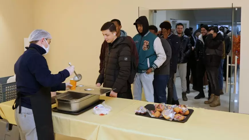 Karabük Üniversitesi’nden Sınav Haftasında Öğrencilere Sıcak Çorba