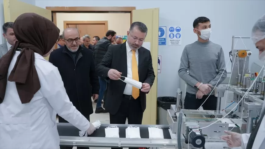 Karabük Üniversitesinde Maske Üretim Laboratuvarı Açıldı