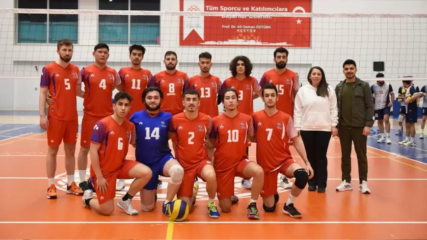 Karabük Üniversitesi Voleybol Takımı Bronz Madalyanın Sahibi Oldu