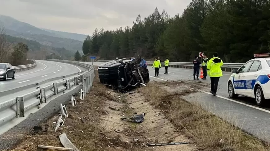 Karabük’te Refüjdeki Su Kanalına Devrilen Araçta 1 Kişi Yaralandı