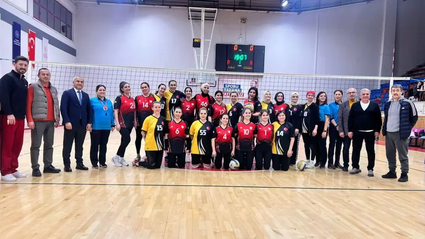 Kadınlar Günü’ne Özel Voleybol Turnuvası Başladı