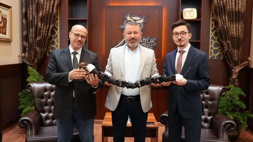 KARABÜK ÜNİVERSİTESİ'NDE YENİ NESİL "BİYOMİMETİK AKILLI YILANIMSI ROBOT" GELİŞTİRİLDİ