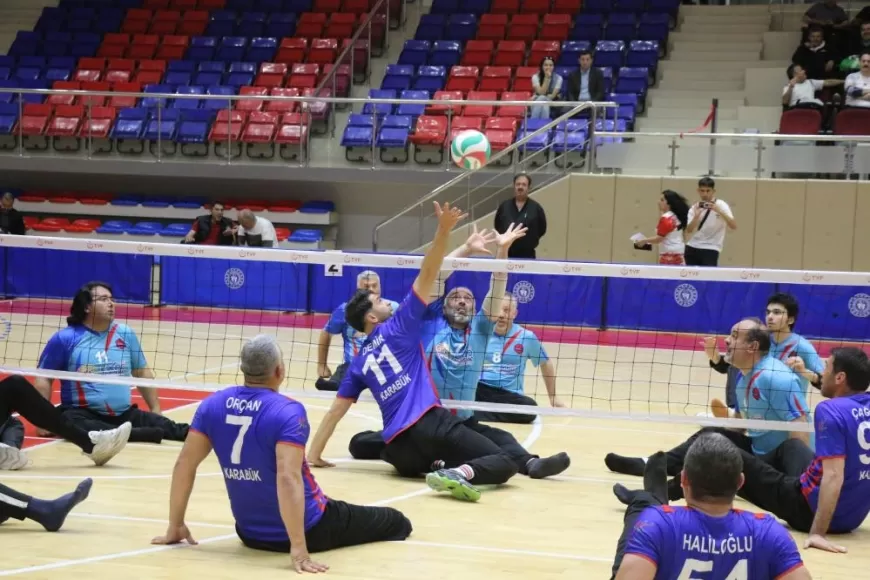 KARABÜK'TE OTURARAK VOLEYBOL SÜPER LİG HEYECANI BAŞLADI