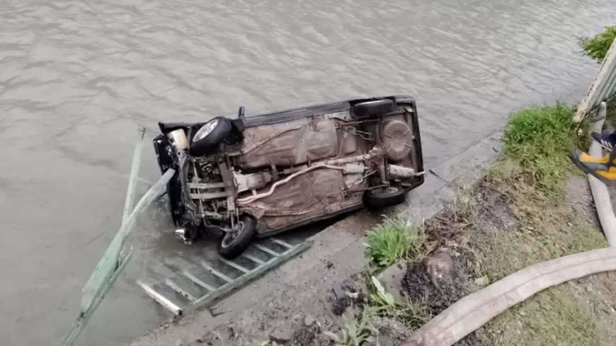 KARABÜK'TE KONTROLÜ KAYBEDİLEN OTOMOBİL ÇAYA UÇTU: SÜRÜCÜ YARALI