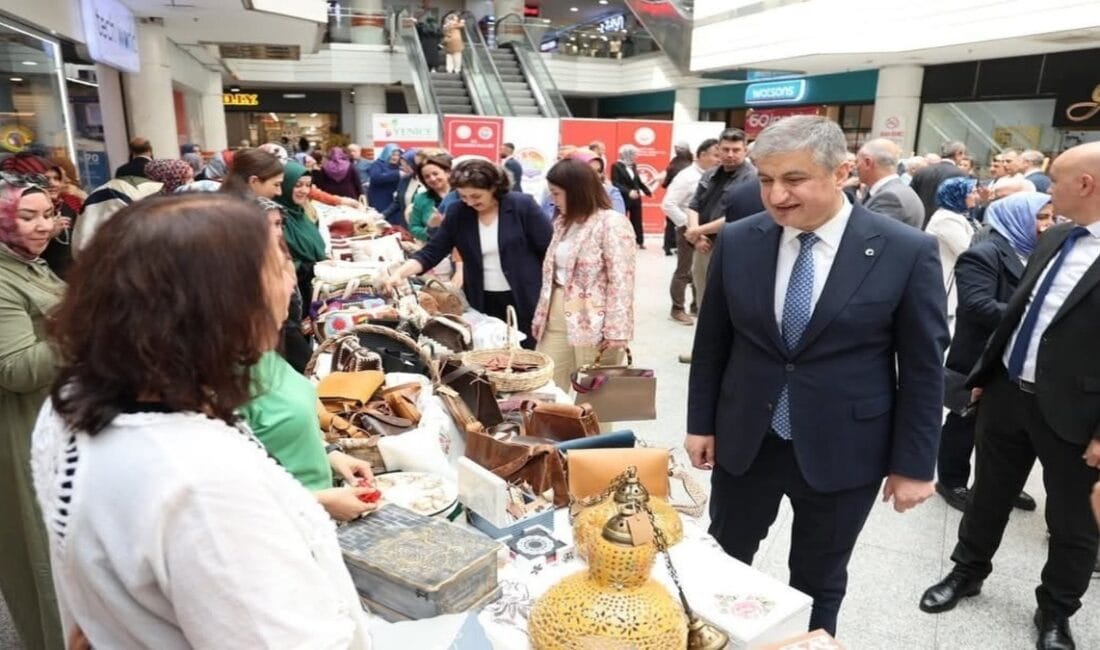KARABÜK’TE ADEM KURSİYERLERİNDEN EL EMEĞİ KERMESİ Karabük’te Aile Destek Merkezi (ADEM) kursiyerlerinin el emeği ürünlerinin yer