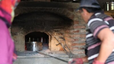 Yazıköy köyünde düzenlenen programda, yöresel lezzet keşkek, protokol üyelerinin de