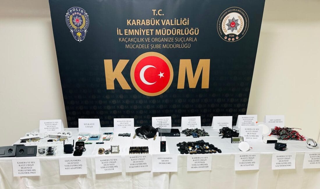 KARABÜK’TE CASUS KAMERA OPERASYONU:BİR KİŞİ TUTUKLANDI Karabük’te, internet üzerinden yasa dışı gizli kamera satan ve bu