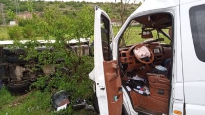 Karabük’ün Eflani-Safranbolu kara yolu Paşa Köprüsü mevkiinde 4 aracın karıştığı