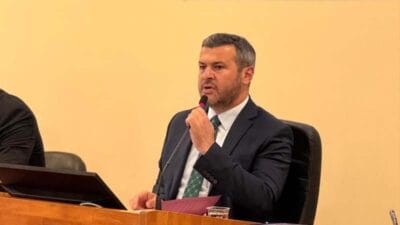 Karabük Belediye Başkanı Özkan Çetinkaya, emekli otobüs kartlarının kaldırılmayacağını, düzenleme