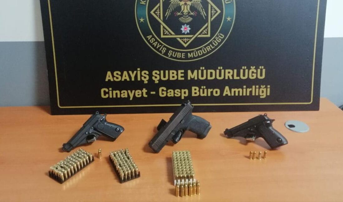 Karabük’te düzenlenen iki ayrı operasyonda ruhsatsız silahlar ve yüzlerce mermi