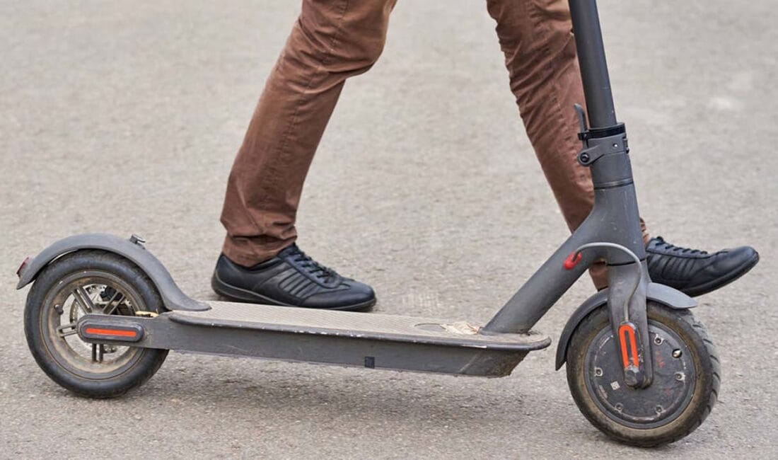 Elektrikli scooter’lara plaka ve zorunlu trafik sigortası geliyor. 8 milyon