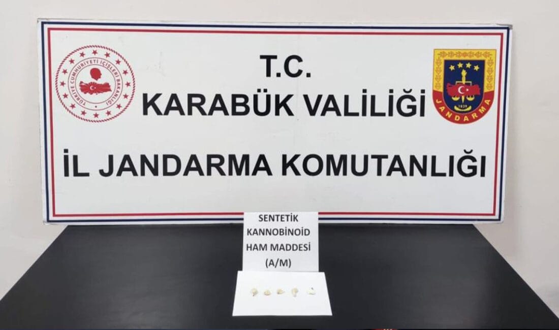 Karabük’te düzenlenen uyuşturucu operasyonunda 3,28 gram bonzai ele geçirildi. Şüpheli