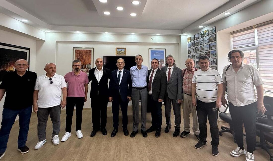 Türkiye Gazeteciler Federasyonu, Karabük’te yerel basının sorunlarını değerlendirdi. TGF heyeti,