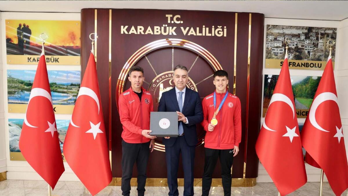 Karabük Valisi Oktay Çağatay, Virtus Dünya Şampiyonu Muhammet Arif Çenesiz’i