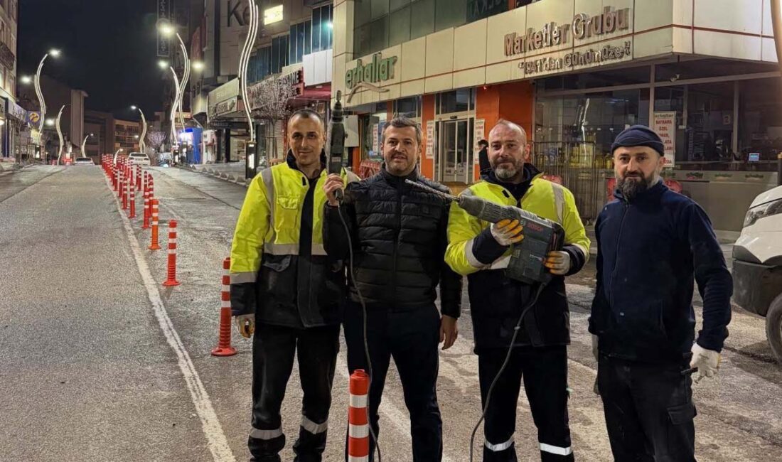 Karabük Belediyesi, Kıbrıs Şehitleri Caddesi’nde trafik yoğunluğunu azaltmak için duba