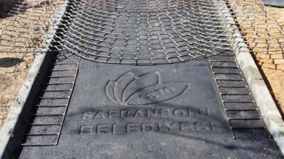 Safranbolu’da Mehmet Akif Ersoy Parkı yenileniyor. Desenli asfalt yürüyüş yolları