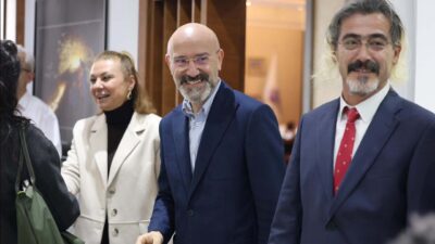 Safranbolu Belediye Başkanı Elif Köse, belediye personeliyle bayramlaşma programında bir