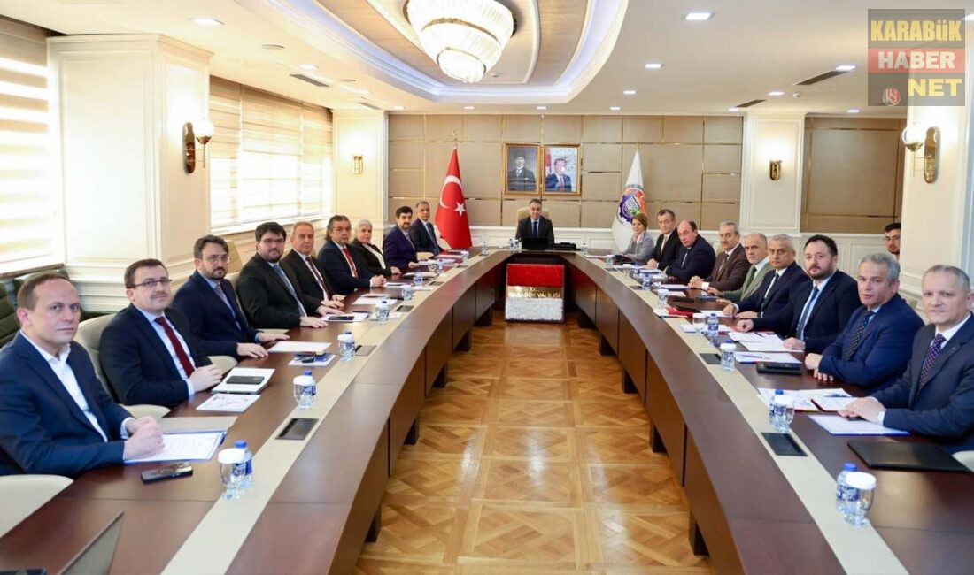 Karabük Valisi Oktay Çağatay başkanlığında SANTEK toplantısı yapıldı. Sanayi ve