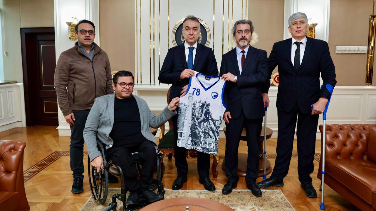 Vali Oktay Çağatay, kurum temsilcileri, STK yöneticileri ve vatandaşlardan oluşan