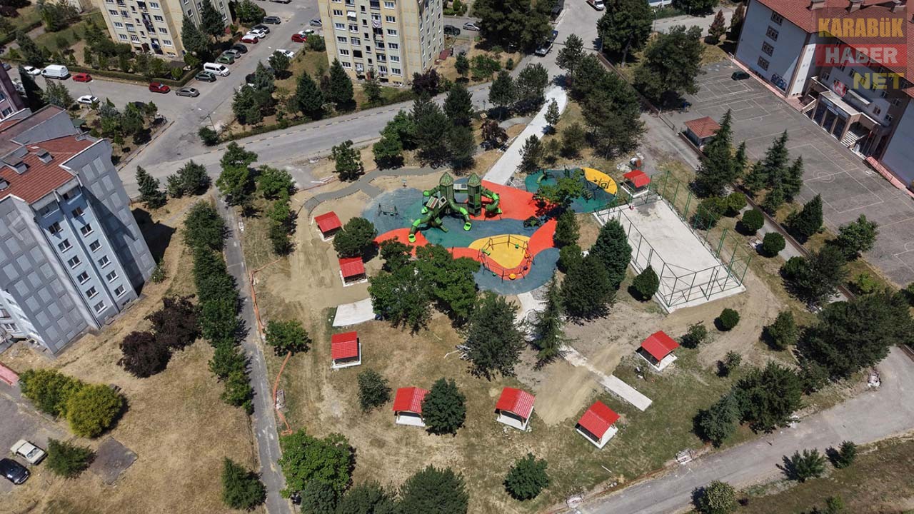Karabük Belediye Başkanı Özkan Çetinkaya, yapımı süren 4 farklı TOKİ