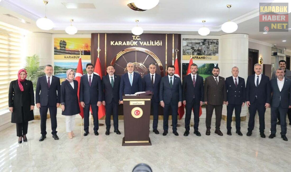 BAKAN IŞIKHAN KARABÜK ZİYARETİNE VALİLİK VE BELEDİYE İLE BAŞLADI Çalışma ve Sosyal Güvenlik Bakanı Prof. Dr. Vedat Işıkhan, Karabük