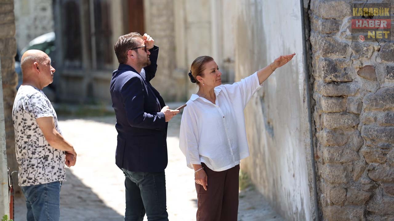 BAŞKAN KÖSE SAFRANBOLU ÇARŞISI'NDA ESNAFLA BULUŞTU 1 BAŞKAN KÖSE SAFRANBOLU ÇARŞISI'NDA ESNAFLA BULUŞTU