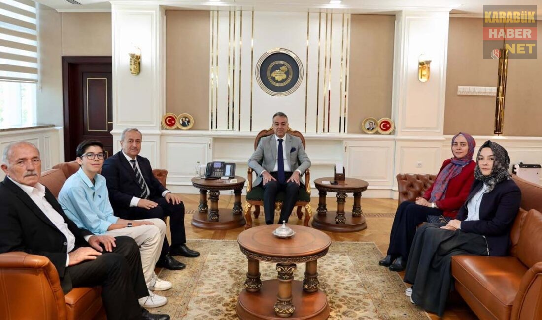 Karabük Valisi Oktay Çağatay, LGS 2026 sınavında tüm soruları doğru